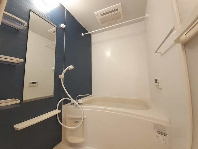 トゥージュール　アンサンブルの浴室