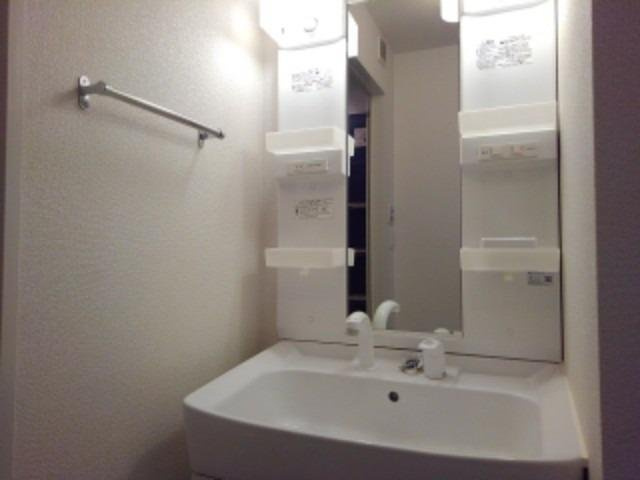 トゥージュール　アンサンブルの洗面所