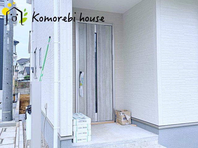 鴻巣松原　3期　新築一戸建て　リーブルガーデン　05の玄関