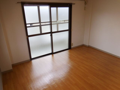 【寝室】 | シャルル高槻