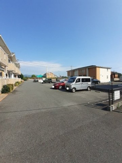 【駐車場】 | ヴィヴァーチェ　Ｂ