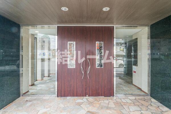 板橋区双葉町の賃貸マンションのエントランス