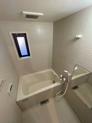 【浴室】 | ル・ヌーヴォ・セリエⅠ | 落ち着いた空間のお風呂です