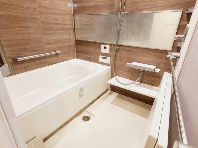 ハイネスクラウズ宝塚清荒神　夢奏館の洋室