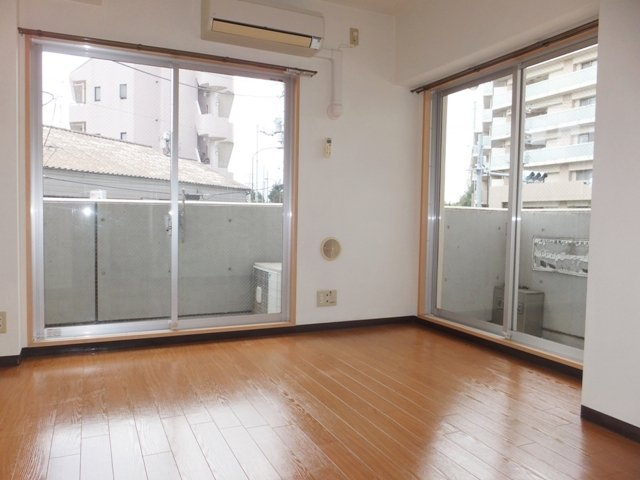 レスポワール・多摩川の居間・リビング