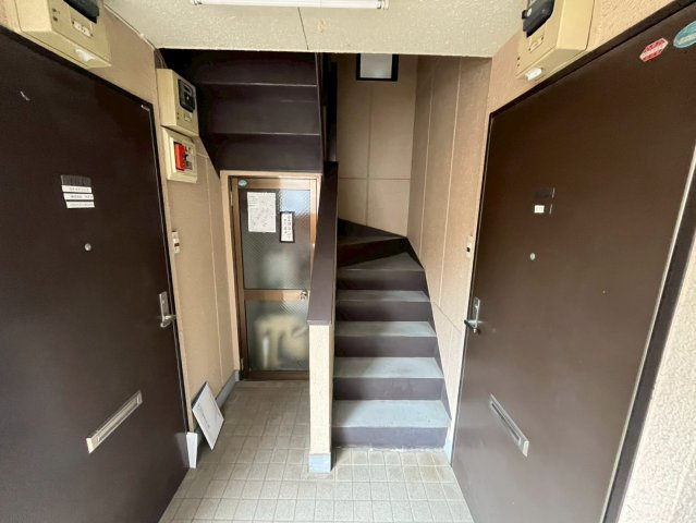 ハイツ川口のエントランス