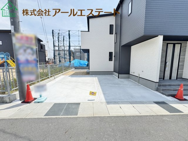 加古川市平岡町高畑 第3　　新築戸建の駐車場