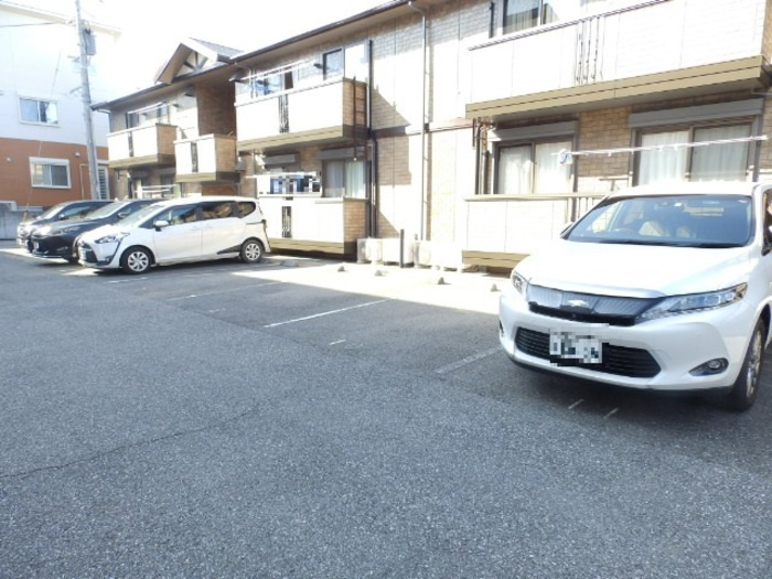 ソシアドミール A棟の駐車場|駐車場