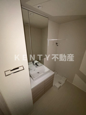 【洗面所】 | PREMIUM CUBE 大森 TROIS | 脱衣スペースもあります