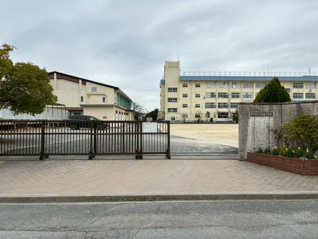 市川市宮久保６丁目　新築戸建の周辺|市川市立下貝塚中学校　徒歩7分