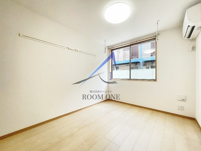 ラクシュミーＫｉｋｕｎａの居間・リビング|洋室のお部屋です。