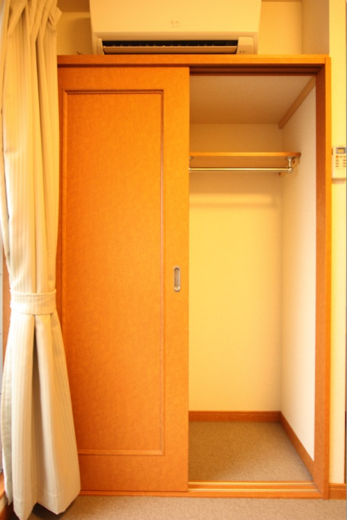 レオパレスアンソレイエの収納