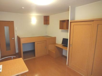 レオパレスアンソレイエの居間・リビング