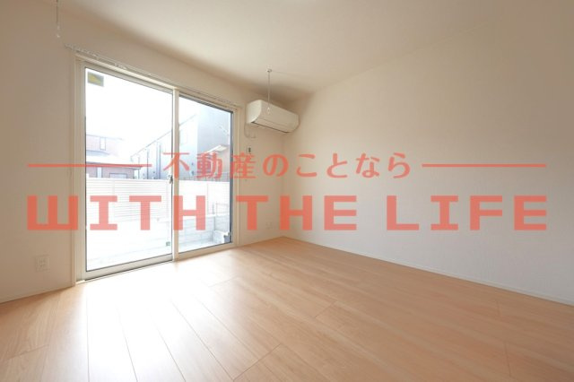 D-roomシャンヴル【キャッシュバック】の居間・リビング|こちらの居間で趣味の時間をお楽しみください