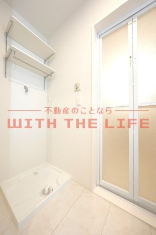 D-roomシャンヴル【キャッシュバック】の洗面所|ゆったりとスペースのある洗面所