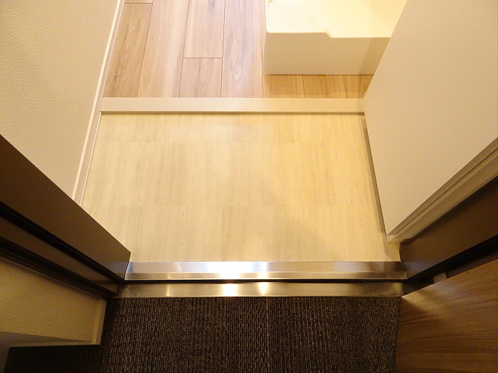 メゾンボヌールの玄関