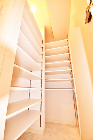 アイボリーポワント難波ＷＥＳＴの収納