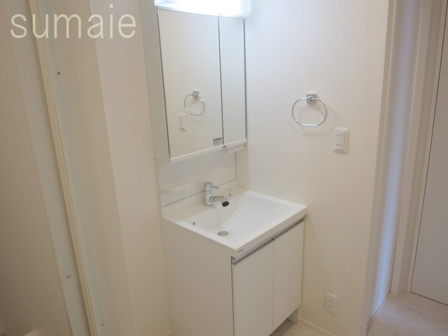 ラシーネ鎌倉の洗面所|身支度のしやすい独立洗面台です♪