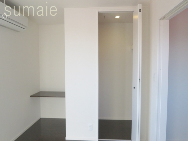 ラシーネ鎌倉の収納|照明付きのクローゼット完備です♪