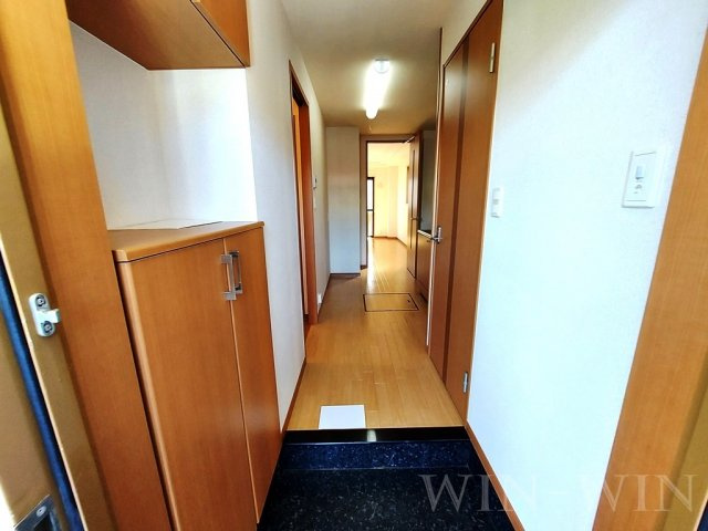 リヴェール小向の玄関