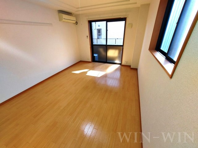 リヴェール小向の居間・リビング