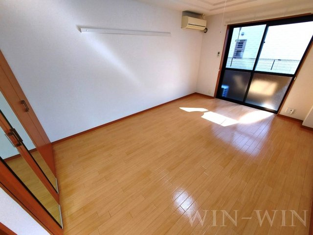 リヴェール小向の居間・リビング