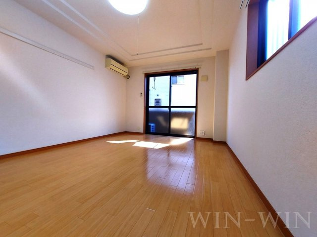 リヴェール小向の居間・リビング