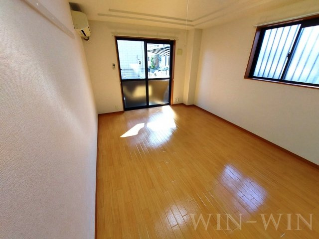 リヴェール小向の居間・リビング