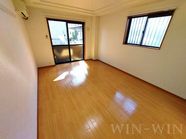 リヴェール小向の居間・リビング