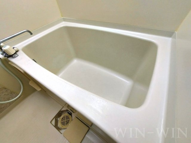 リヴェール小向の浴室