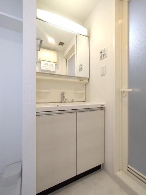 クレイシア亀戸の洗面所