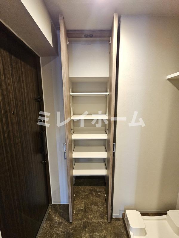 ディアレイシャス蒲田Ⅱの玄関|同建物内、別のお部屋の参考写真になります。