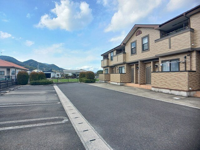 ファミーユ　Ｍ　Ｃの駐車場|駐車場です