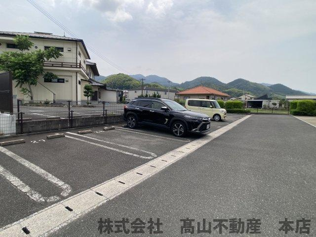 遠賀郡岡垣町吉木西２丁目のアパートの駐車場