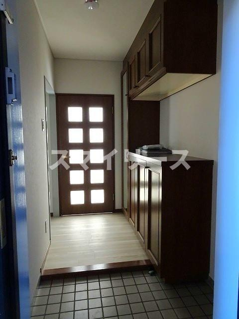 センターパーク新柏A棟の玄関