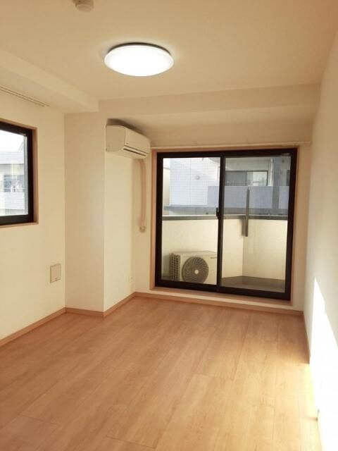 ジェンティーレ・トリヤマⅡの居間・リビング