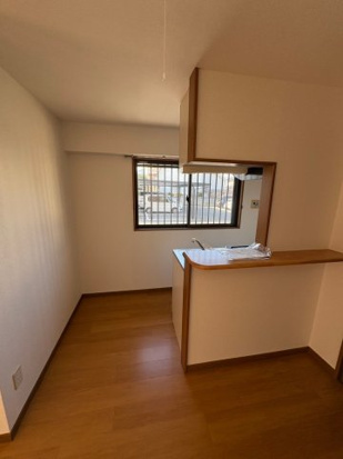 ユウメイトビルの内装|明るい色調の室内です