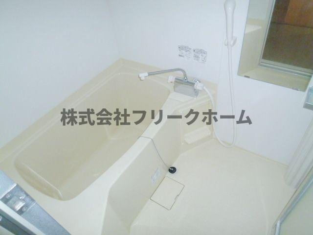 ラピス小金井の浴室