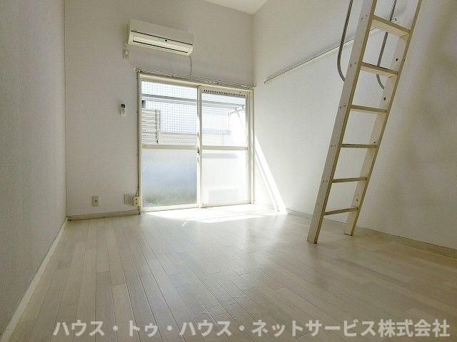 ジュネパレス新松戸第１１の居間・リビング