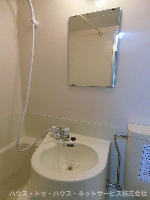 ジュネパレス新松戸第１１の浴室