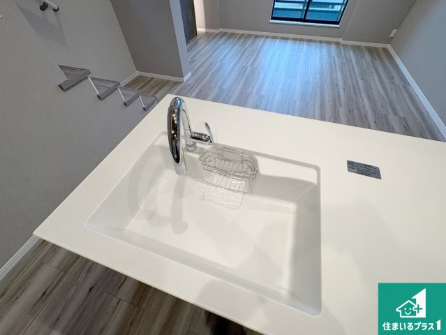 枚方市出口　新築一戸建ての設備|洗い物も楽にできる、広々シンク！