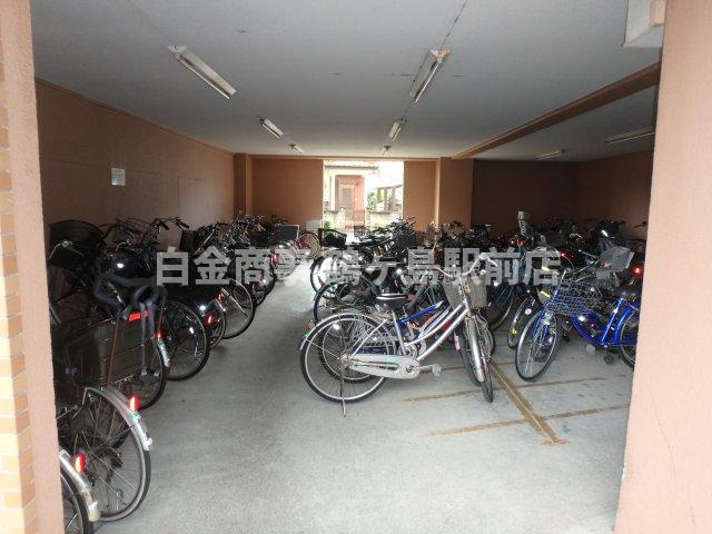 ライオンズガーデン若葉の駐輪場