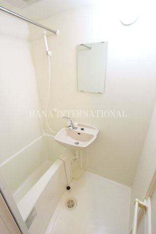 レオパレス若葉の浴室