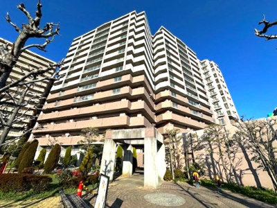【外観】 | モンセーヌ加島ヴィルコート | 子育て世帯に欠かせない公園や学校も近くて便利。総戸数192戸の大規模マンションです！
