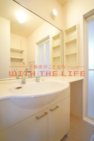 グランエトワール【キャッシュバック対象物件】の独立洗面台|独立洗面台、朝の身支度には欠かせません