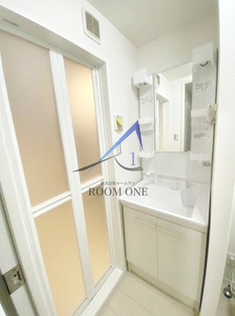 カーサパーチェ糀谷の洗面所|独立洗面台です。