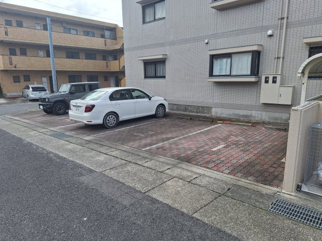 第２アンドービルの駐車場
