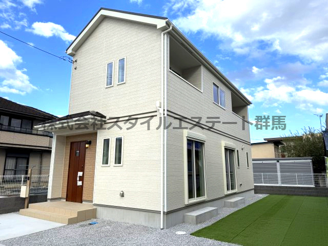 ハートフルタウン渋川市石原348番　B号棟の外観：施工例|渋川市石原に新築住宅を建築中です。こちらの写真は施工例になりますので参考としてご覧ください。お客様のご都合に合わせて同仕様の物件もご見学頂けます♪
お気軽にお問合せ下さい。