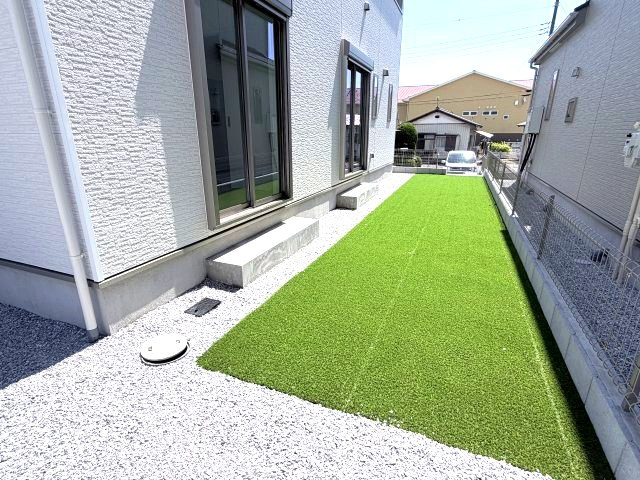 ハートフルタウン渋川市石原348番　B号棟の庭|ちょっとした南庭付き☆