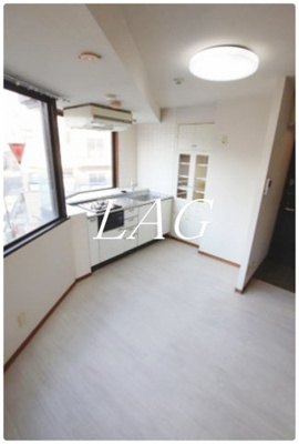 【居間・リビング】 | グランフォークスⅠ鷹翔 | 洋室のお部屋です。